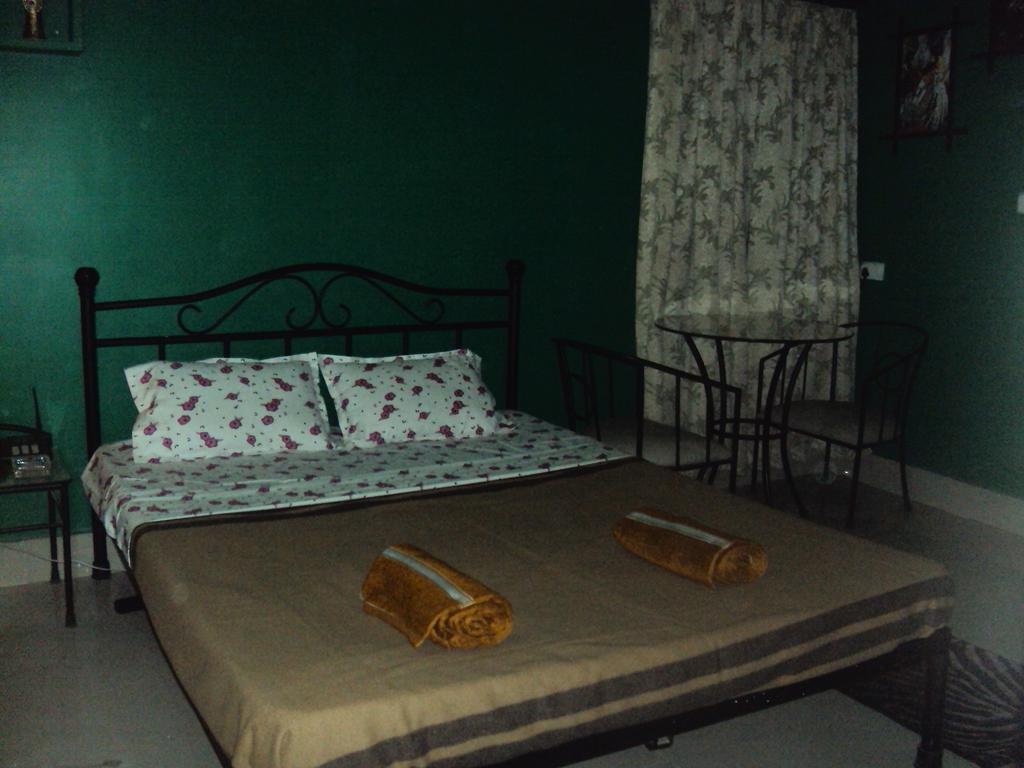 Hotel Kings Castle Γουβαχάτι Δωμάτιο φωτογραφία